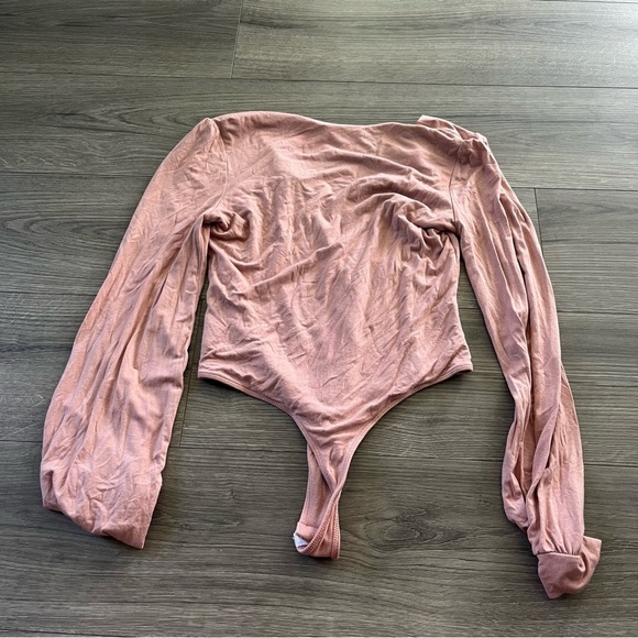 Lulu’s Womens Mauve Body Suit Long Sleeve Relaxed Sleeves Thong Size Large - Picture 7 of 8